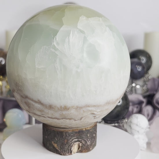 Caribbean Calcite Sphere 2736g or 6lbs