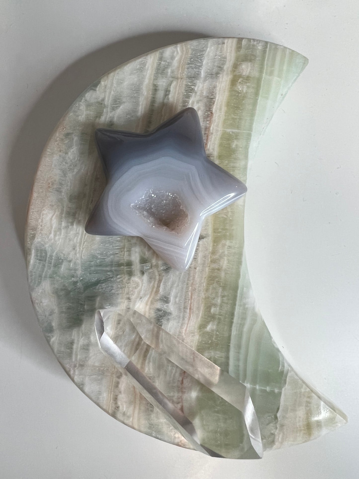 Kiwi Calcite Large Moon Plate