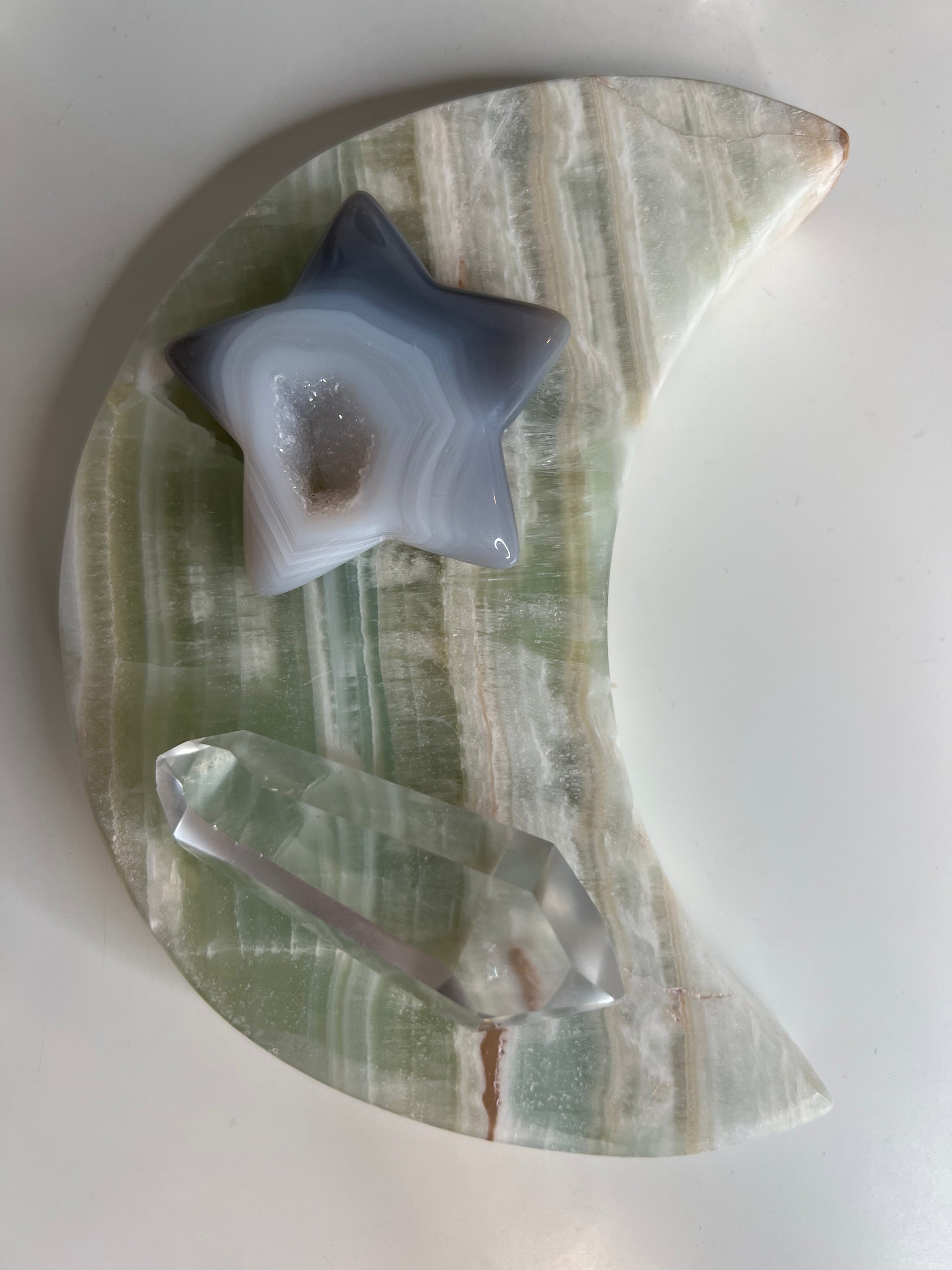 Kiwi Calcite Large Moon Plate