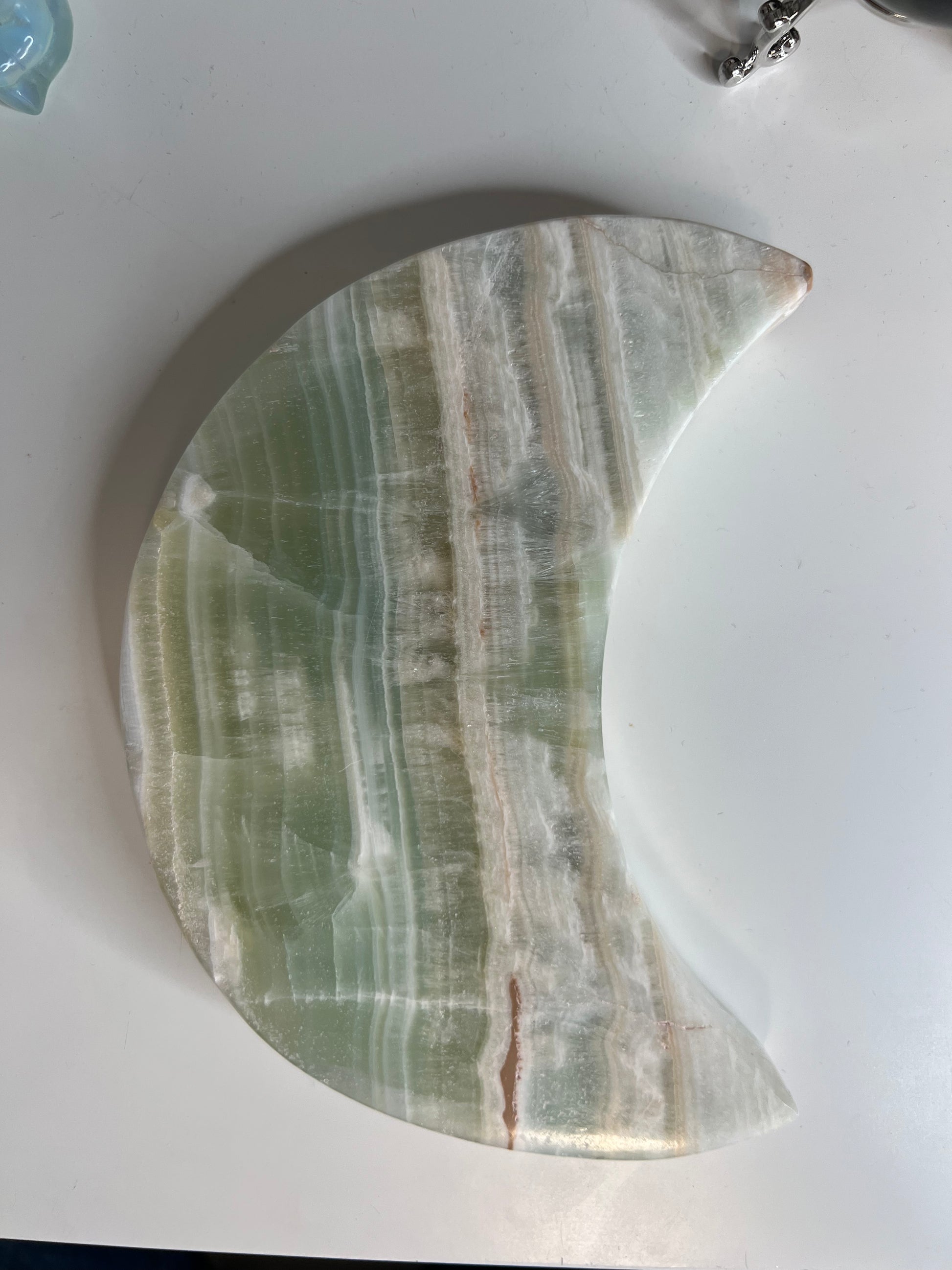 Kiwi Calcite Large Moon Plate